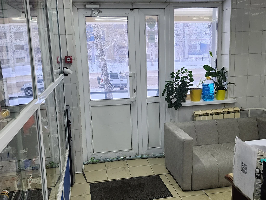 Магазин Автофорсаж — зона для посетителей